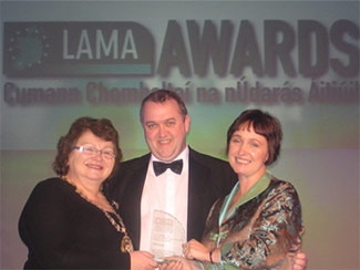 kildare.ie LAMA Award Winners 2008 Presentation with Cllr Fiona O'Loughlin, Cllr Mary Glennon and Kevin Kelly, KCN